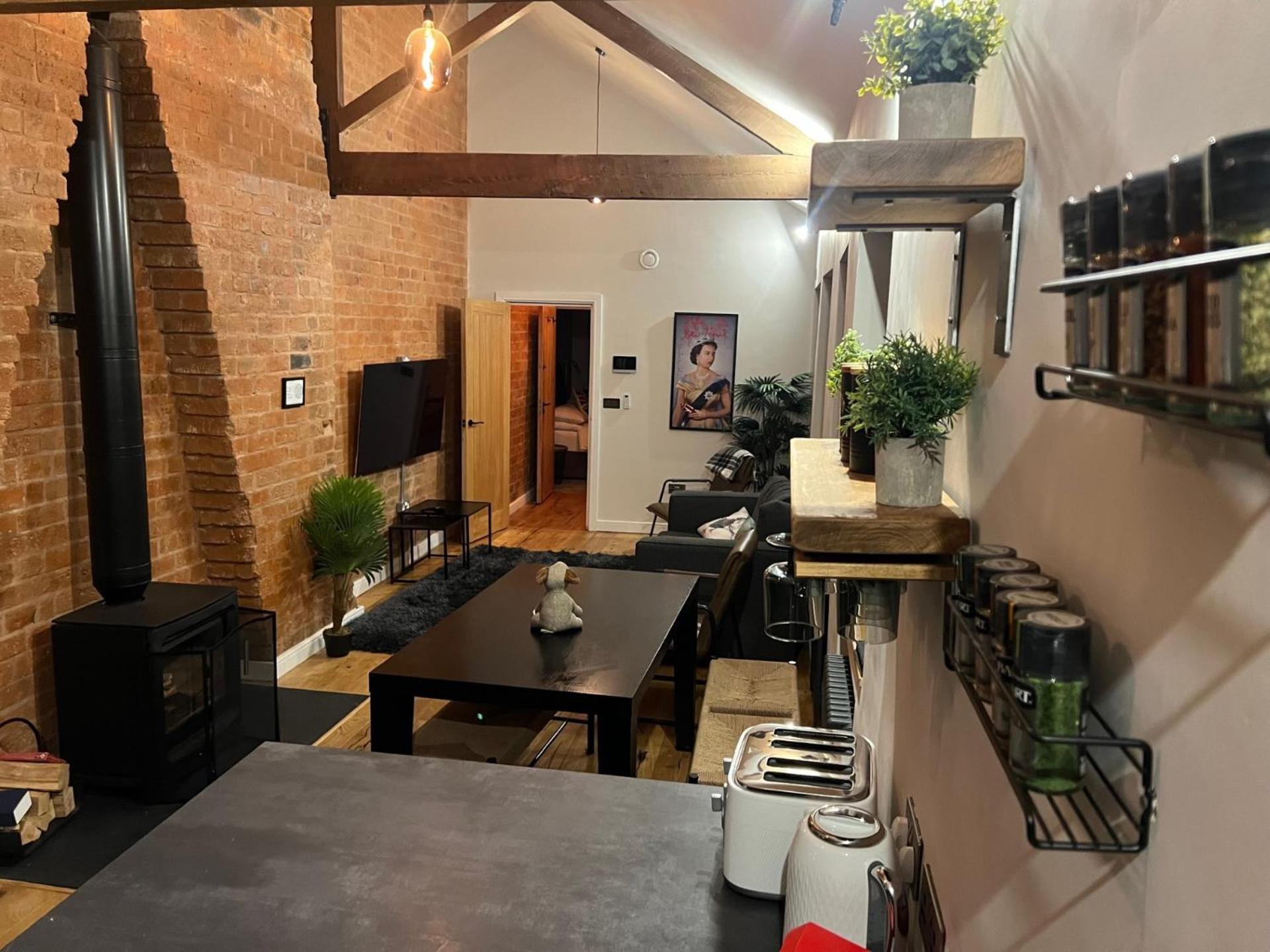Vip 3Br Grade2 Luxurious Industrial House With Wood Fire, Electric Blinds And Big Cast Iron Windows In The Heart Of The Jq Villa Birmingham Dış mekan fotoğraf