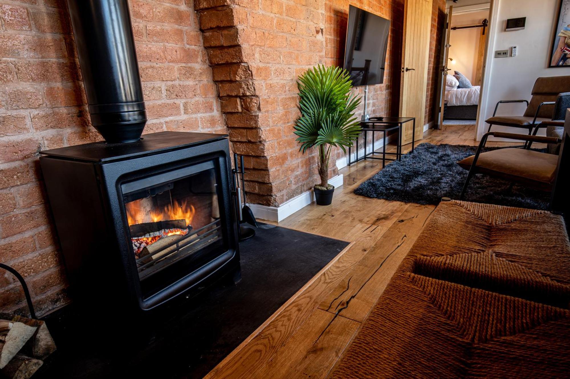 Vip 3Br Grade2 Luxurious Industrial House With Wood Fire, Electric Blinds And Big Cast Iron Windows In The Heart Of The Jq Villa Birmingham Dış mekan fotoğraf